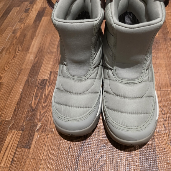 Columbia Gray Winter Boots - Picture 2 of 4